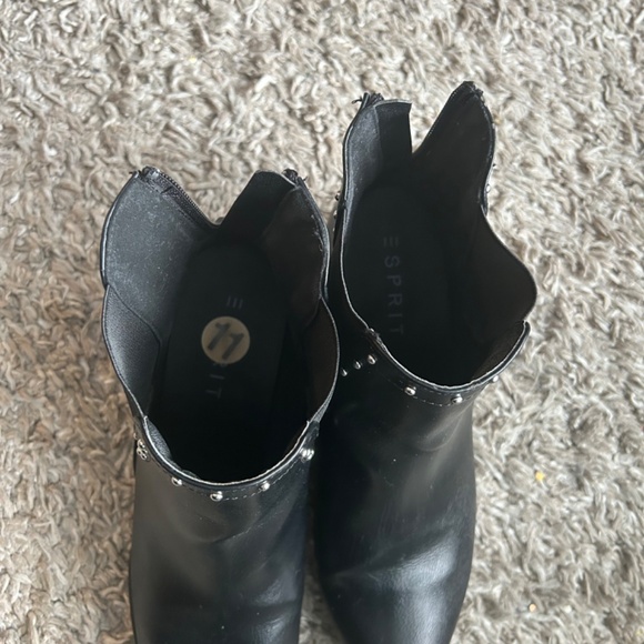 Women Studded Boots - Picture 4 of 9